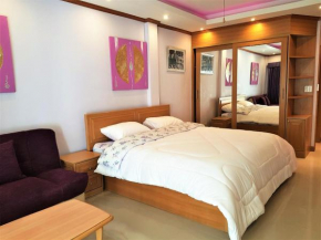 Spacious 3rd floor studio at Baan Suan Lalana